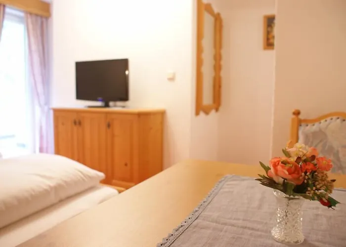 Auhof ゲストハウス 3*