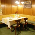Auhof 3* See