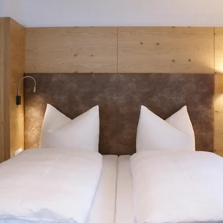 Auhof Pensionat 3*
